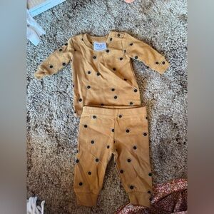 Baby Outfit with Black Polka Dots mebie baby